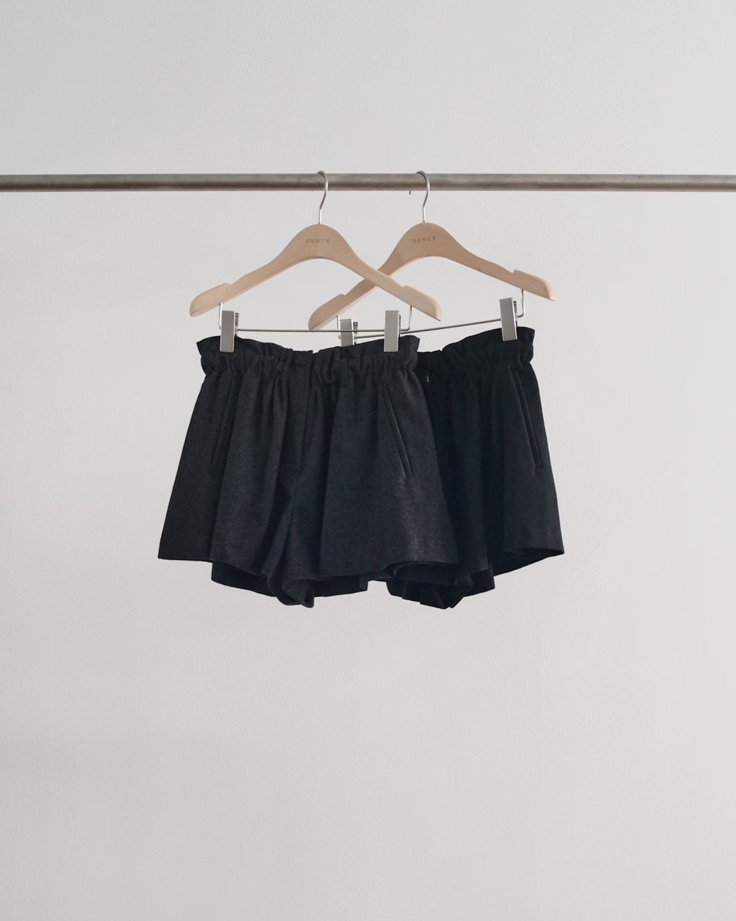 Bas hole banding pants