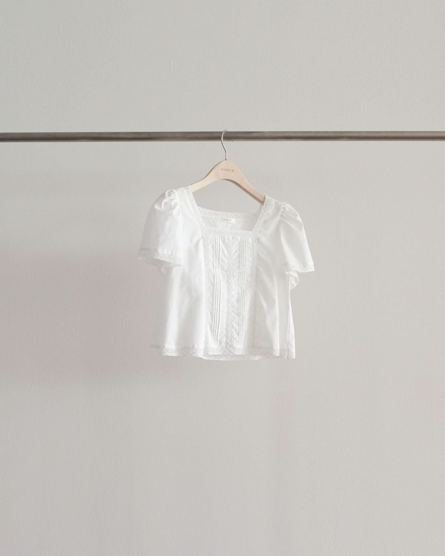 Leaming lace blouse