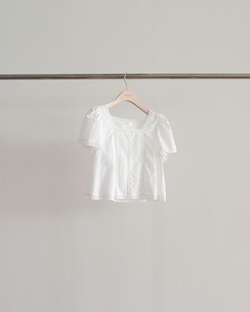 Leaming lace blouse