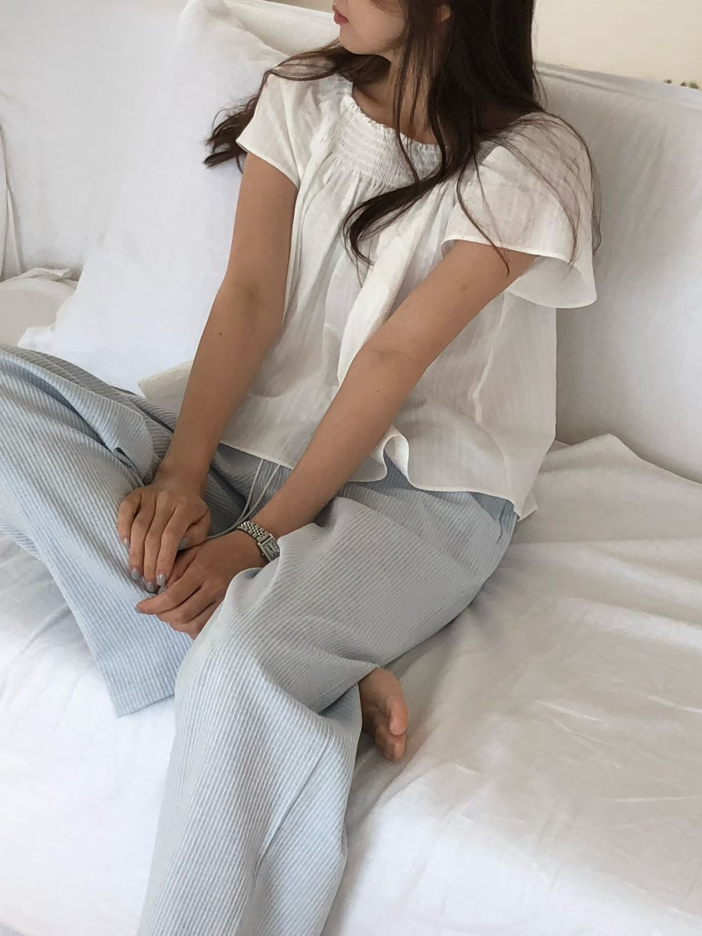 Shell shrring blouse
