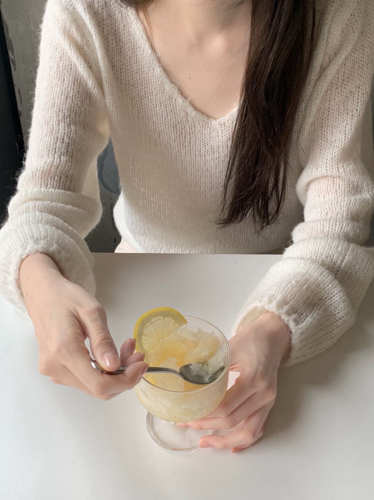 Lea v knit