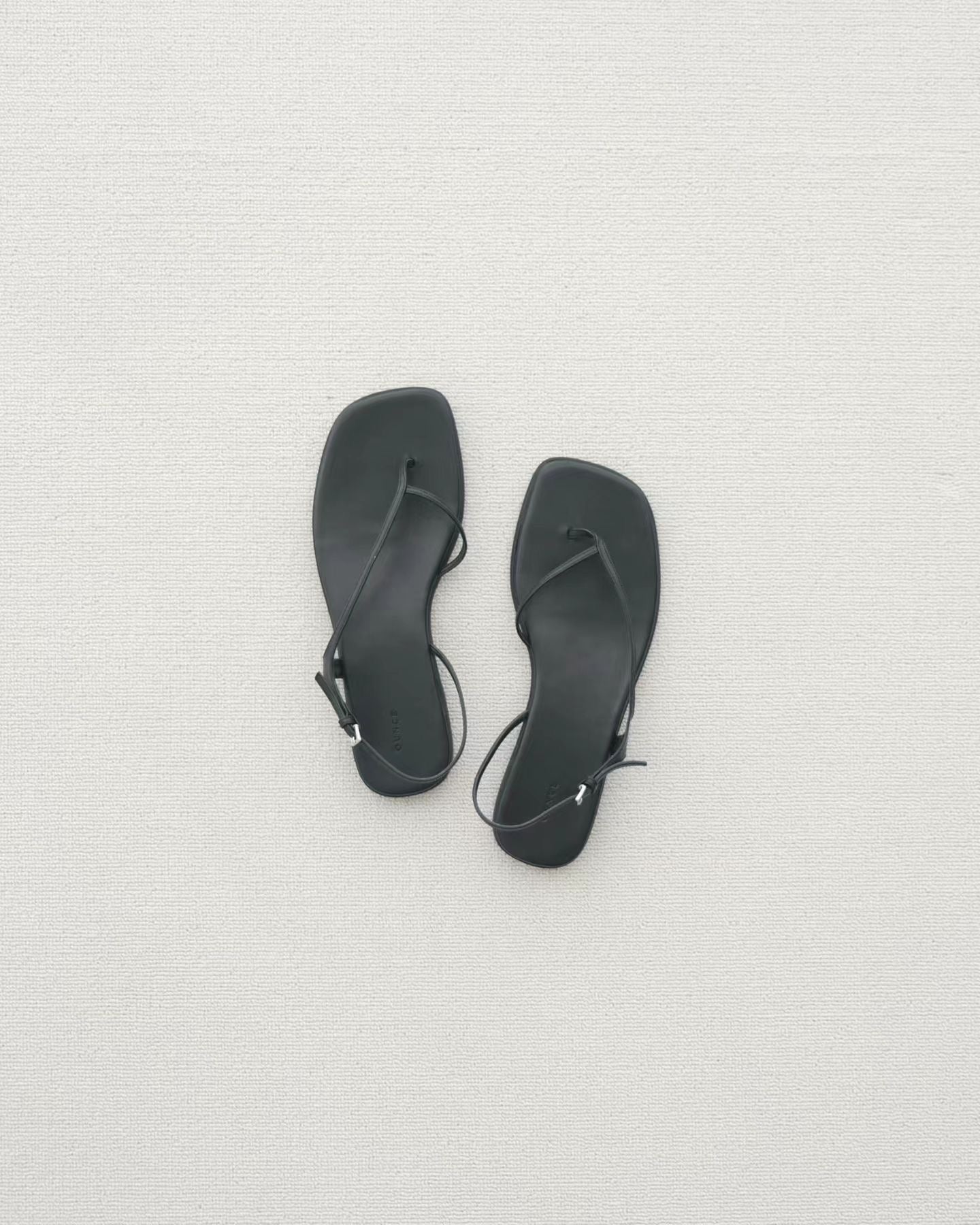 Mono strap sandal