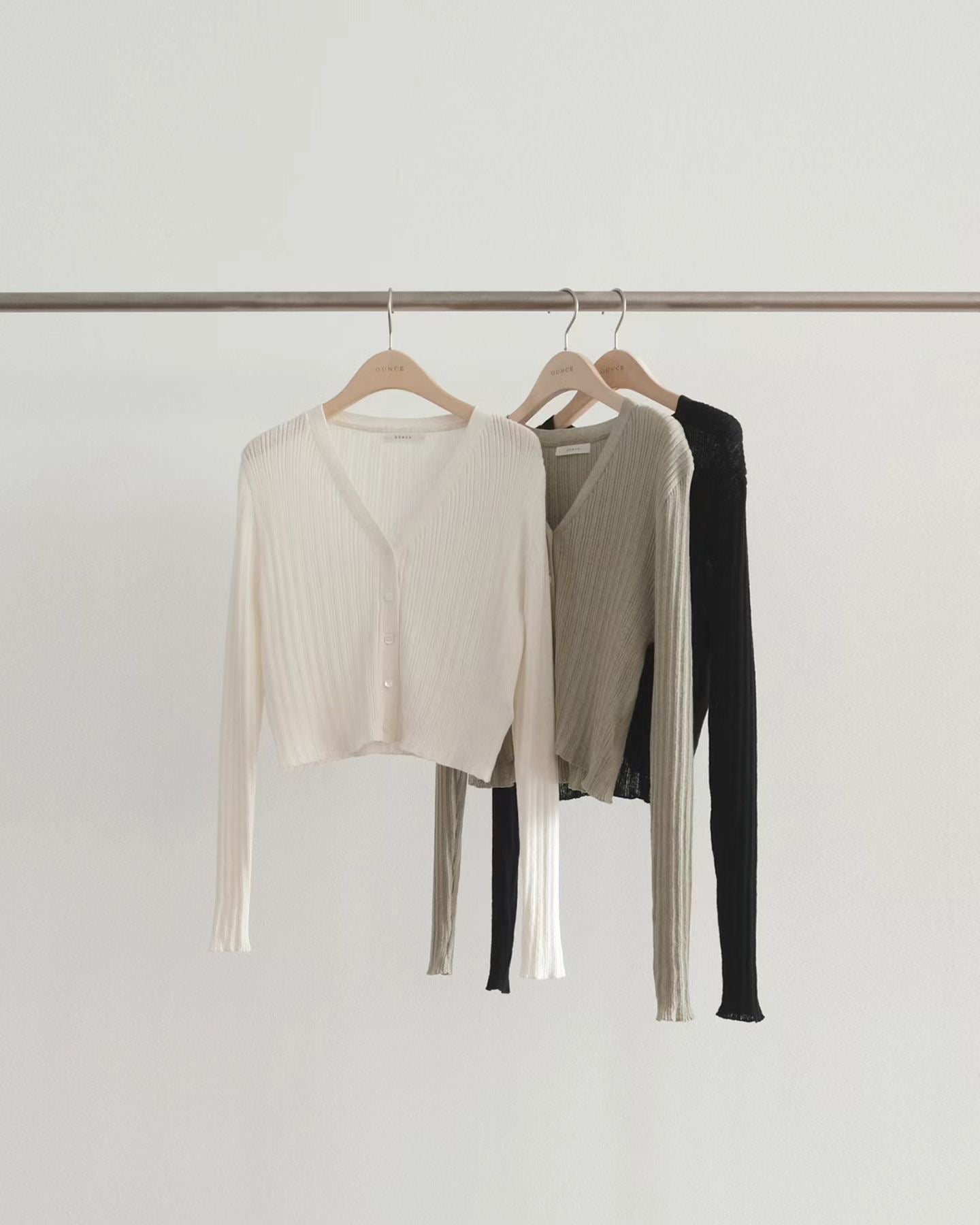 Ecru golgi v cardigan