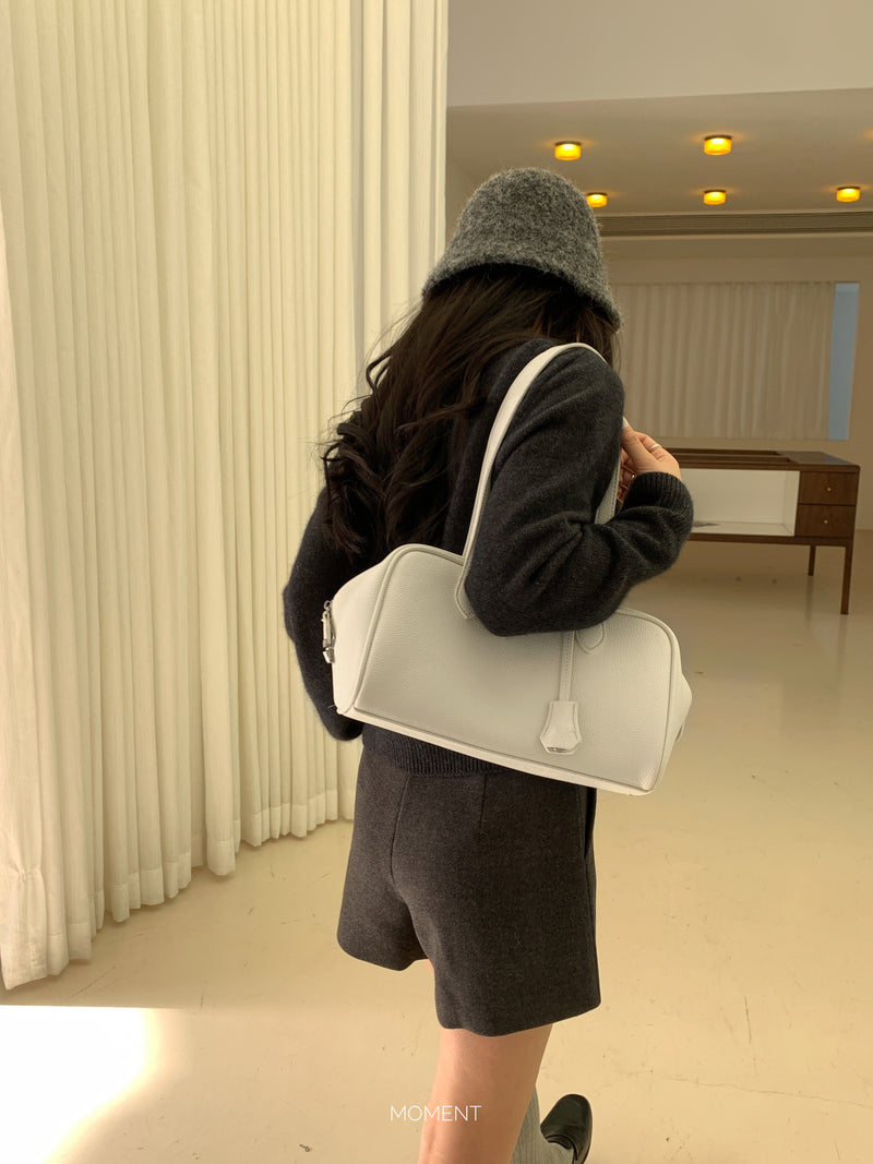 Bow shoulder bag