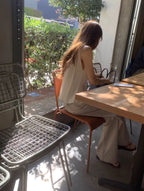Round pleats sleeveless