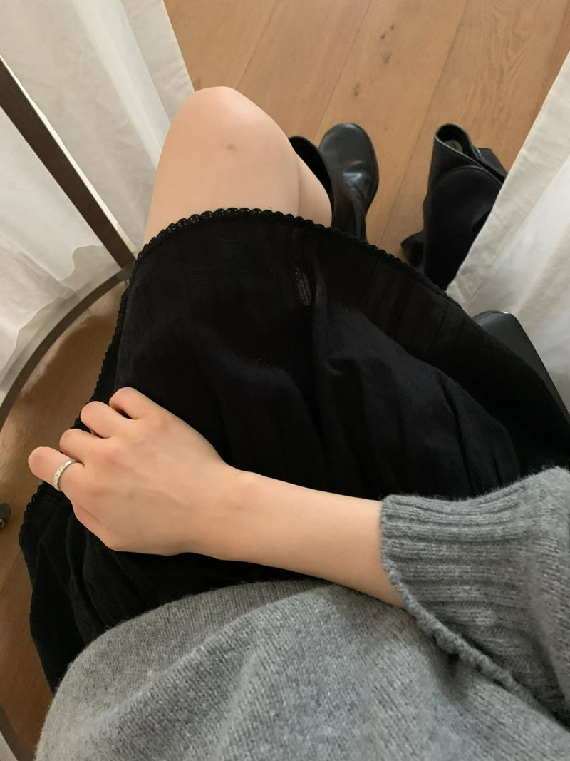 Trimming lace skirt