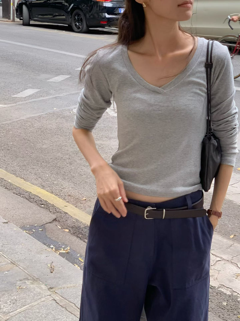 V-neck crop tee