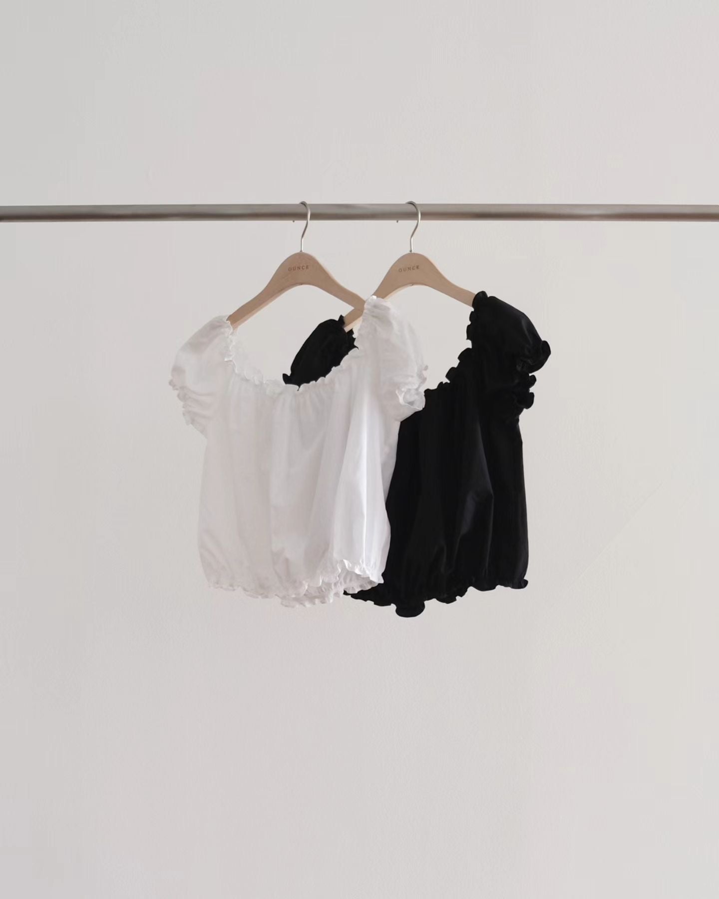Off shirring blouse