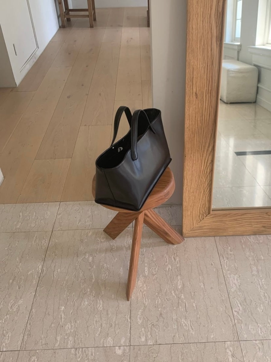 Leather bucket tote