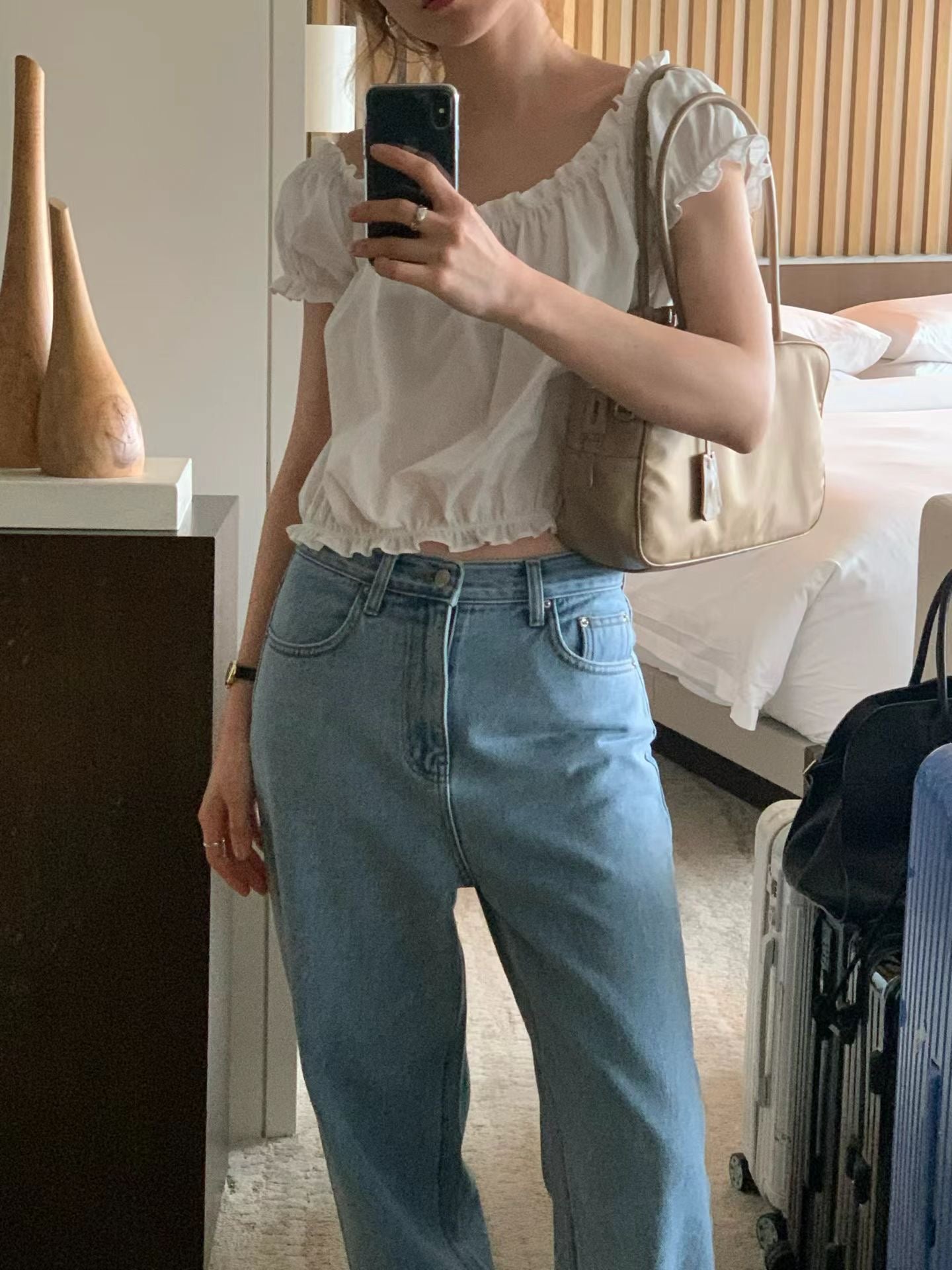Off shirring blouse