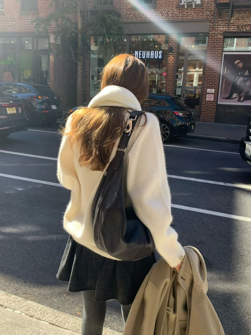 Raccoon v pullover knit