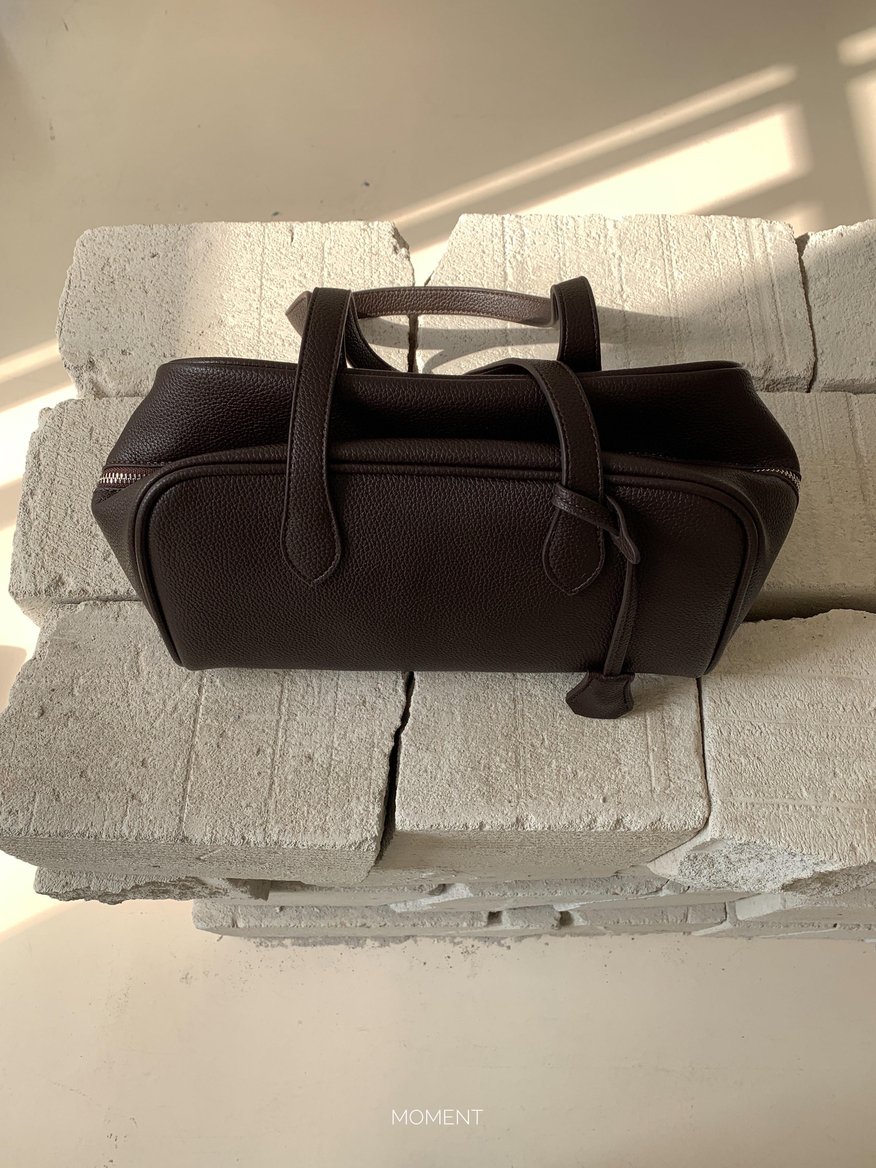 Bow shoulder bag