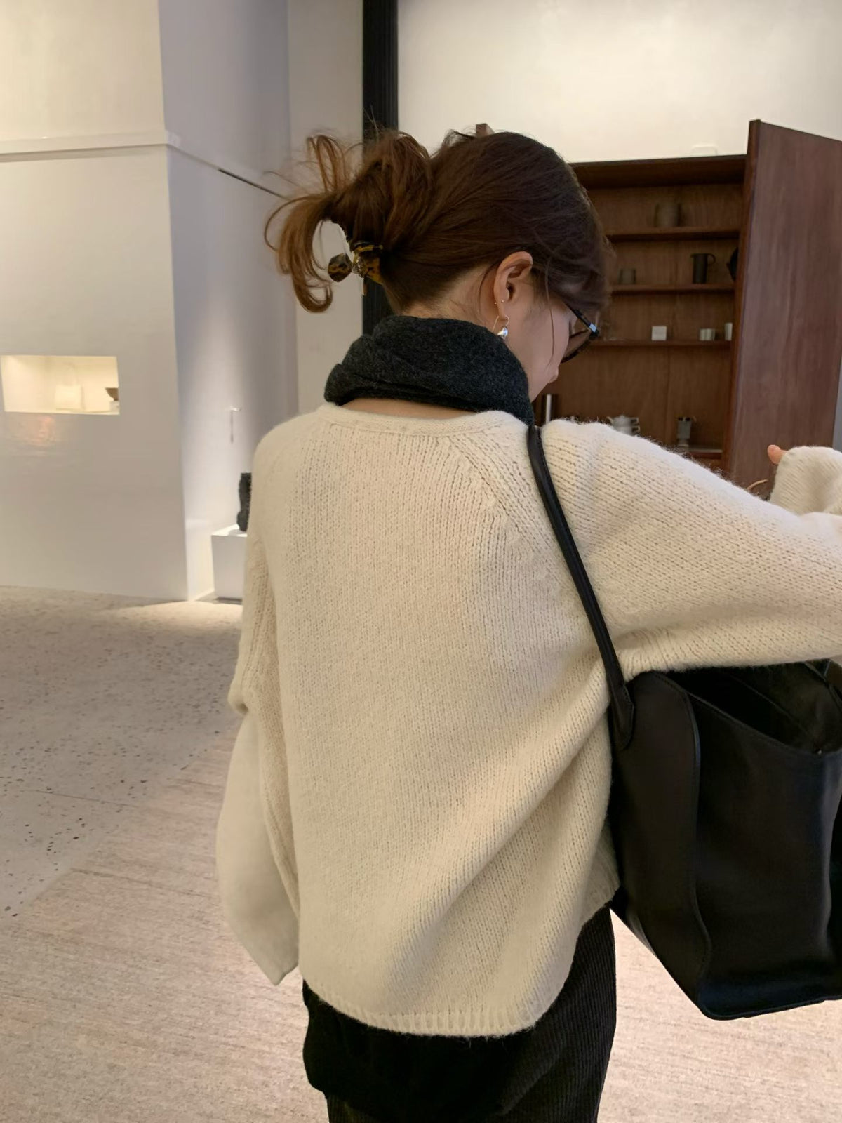Lore wool v knit