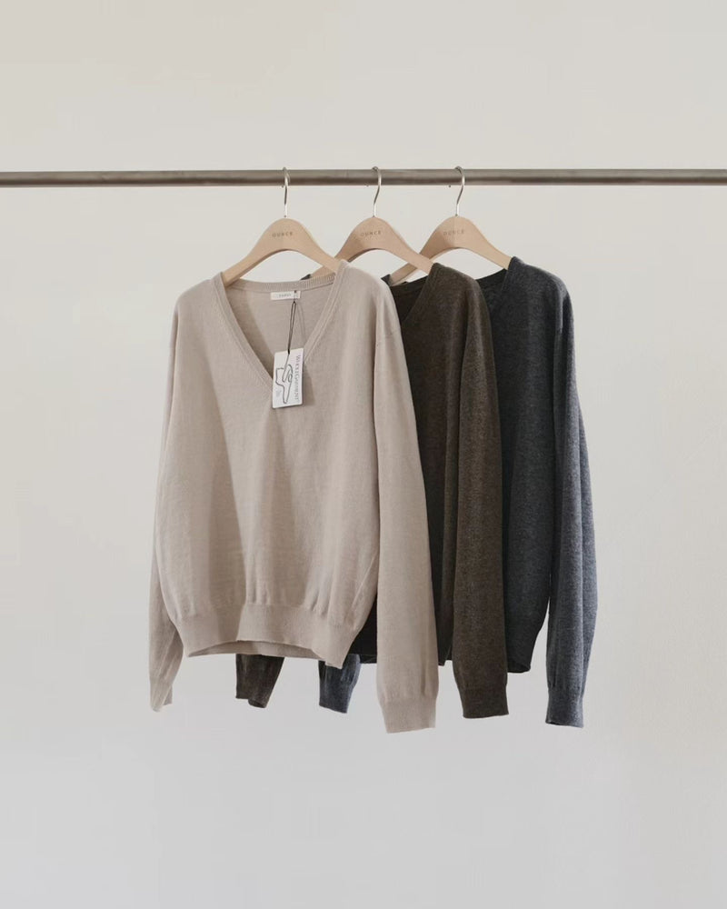 Ain v wholegarment knit
