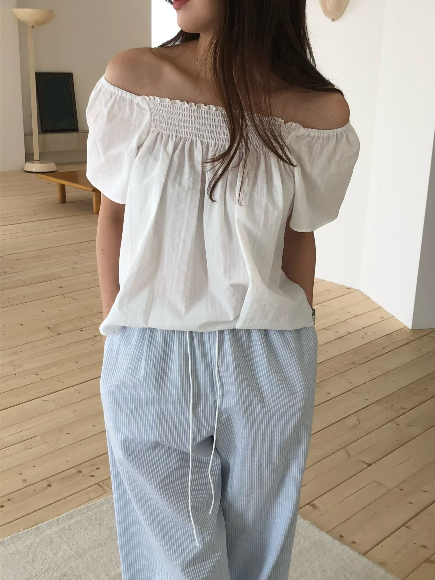 Shell shrring blouse