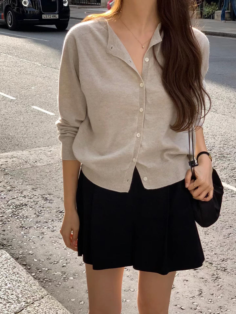 Round wholegarment cardigan