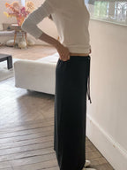 Move string skirt