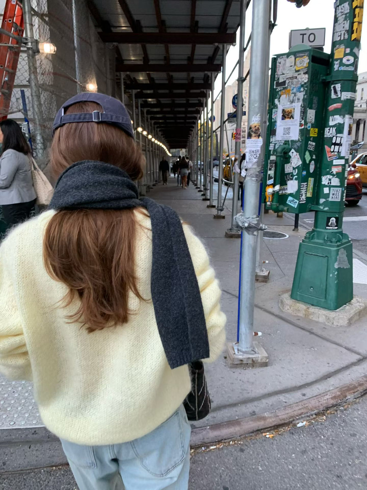 Roan mohair round knit