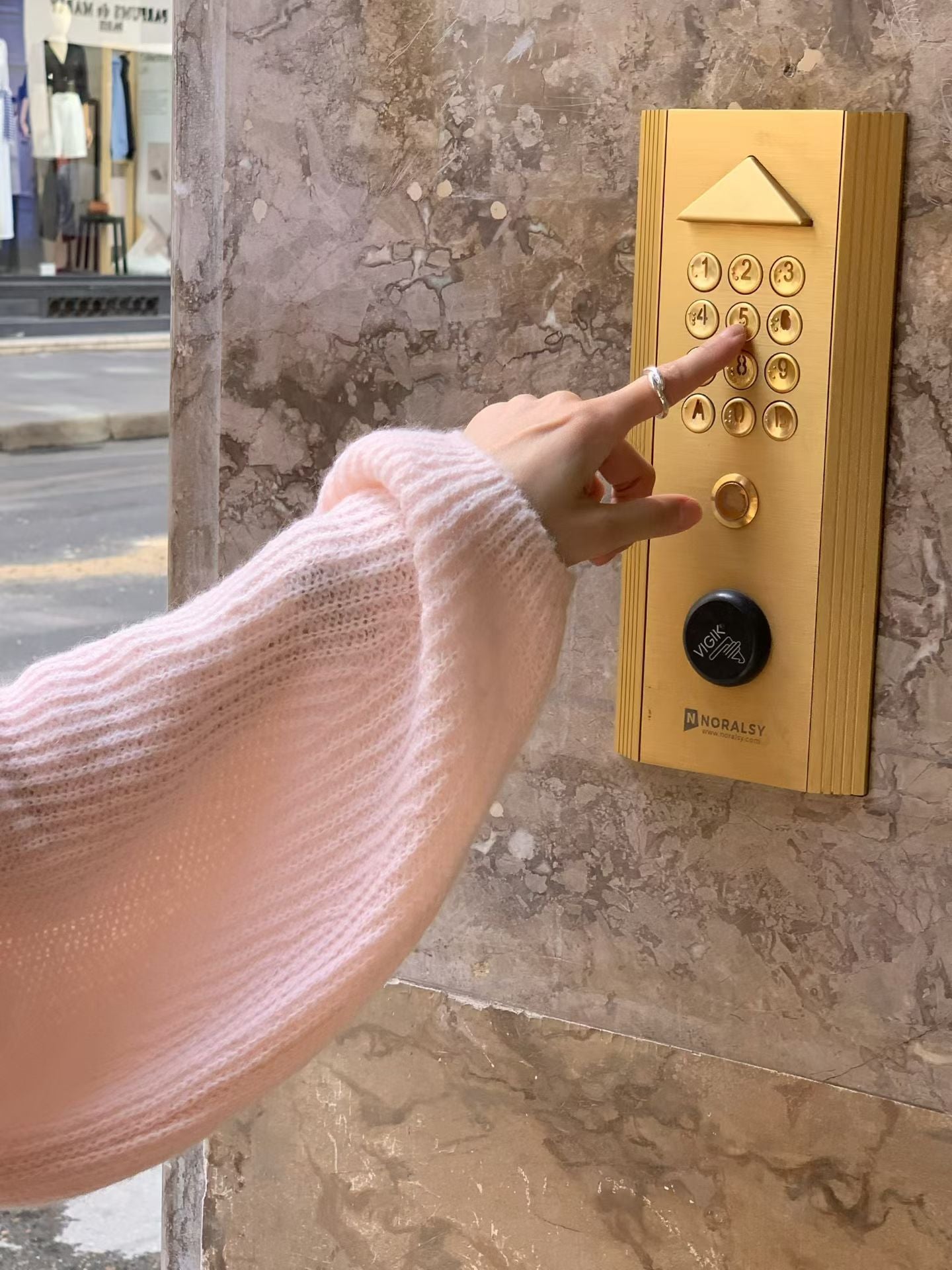 Balloon v knit