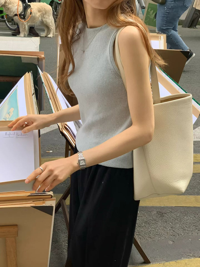 Low knit sleeveless