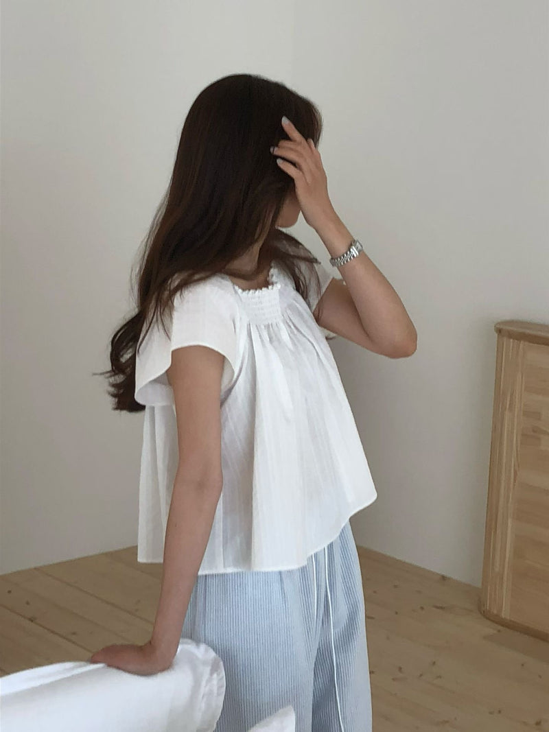 Shell shrring blouse