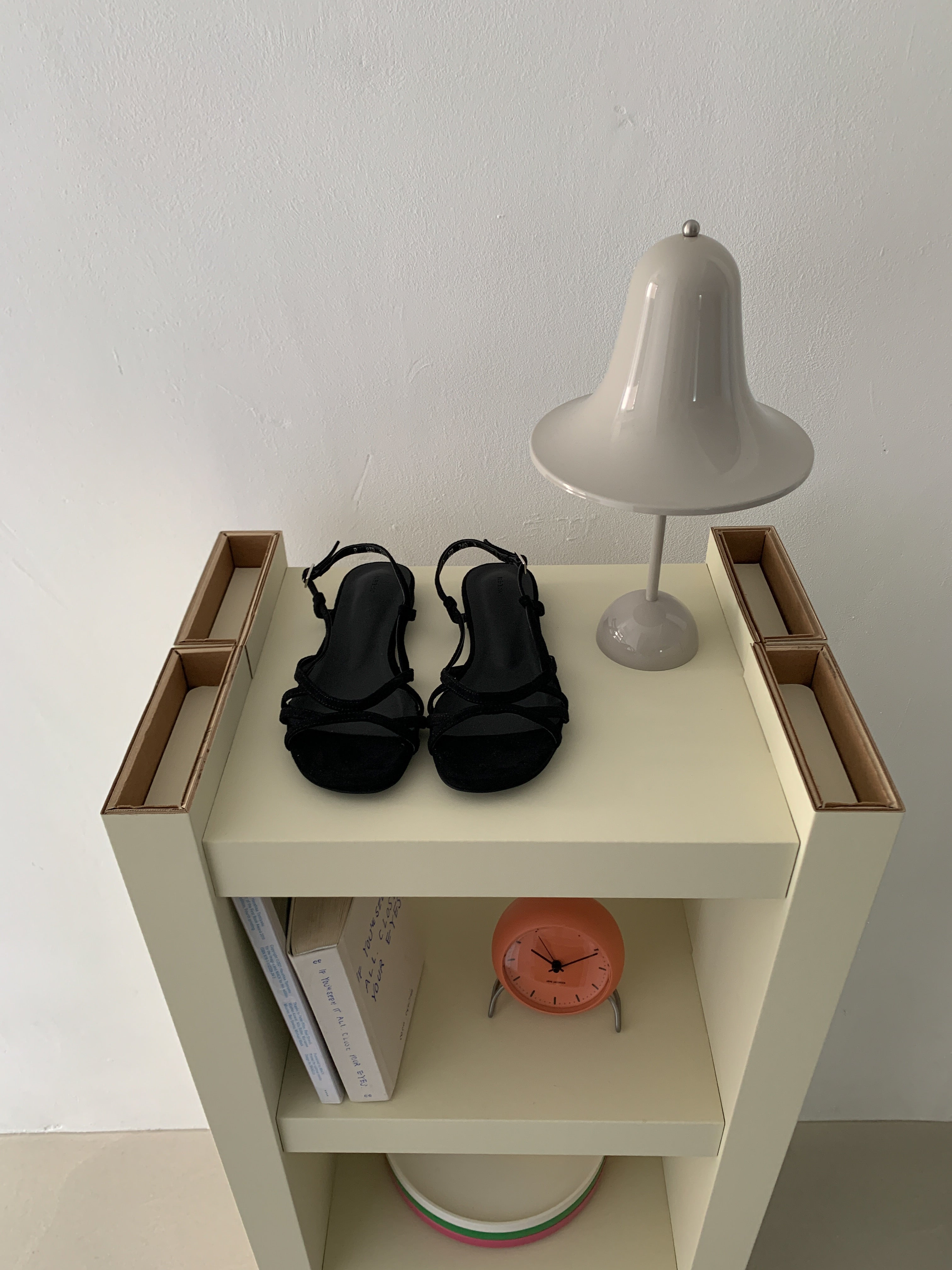 Nuance velvet line sandal