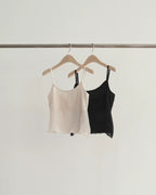 Pleats sleeveless