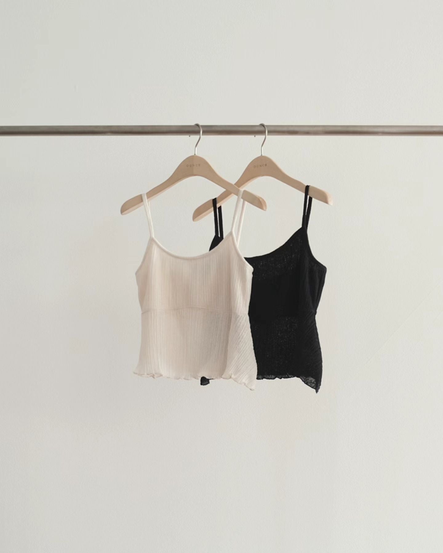 Pleats sleeveless