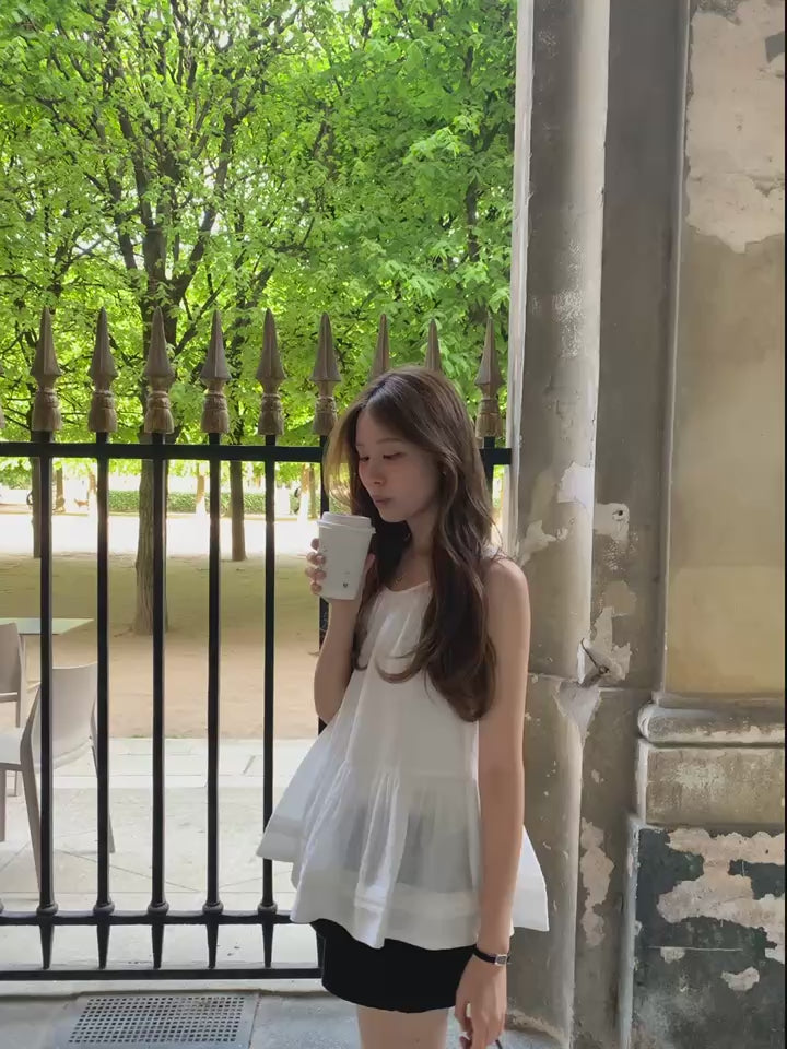 Pure shirring blouse